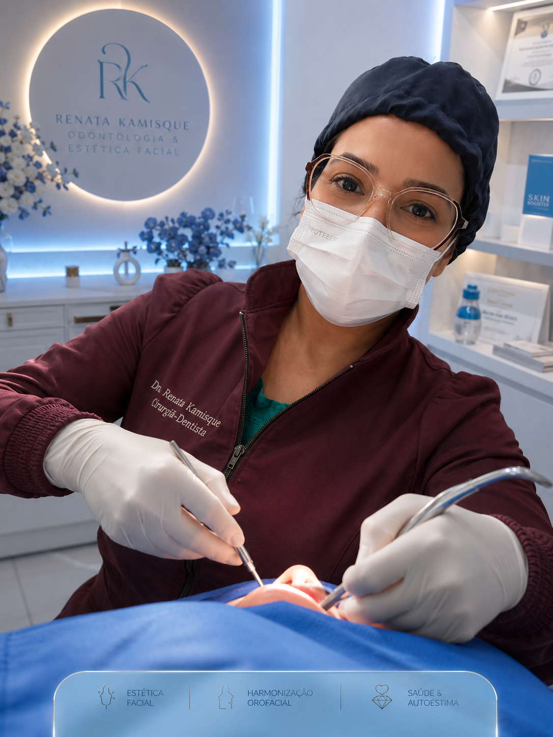 Atendimento odontológico da Dra. Renata Kamisque em consultório
